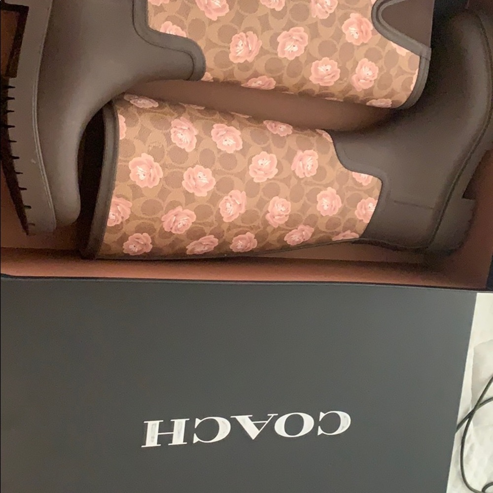 Coach boots